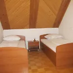 בית חווה Tourist Farm Ljubica *